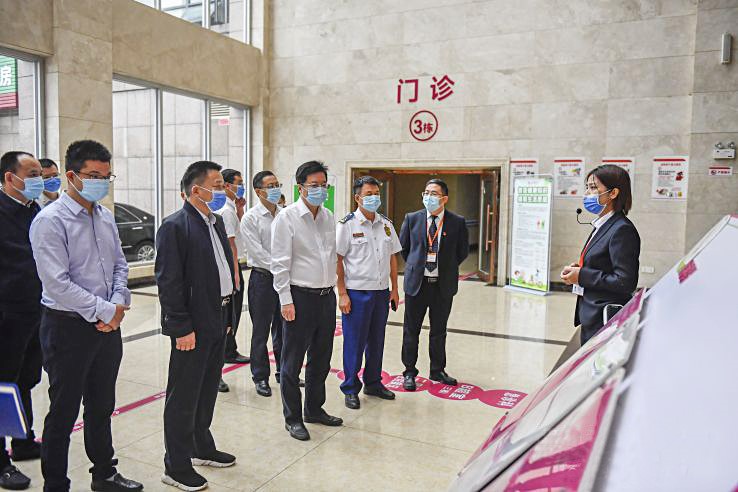 湖南省委常委、长沙市委书记胡衡华到康乃馨公司检查安全生产工作