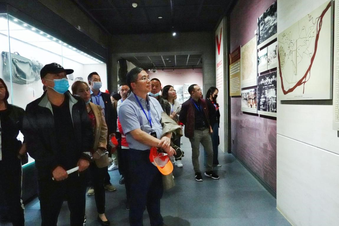 湖南发展集团康乃馨公司党支部开展 “缅怀爱国先烈，重温烽火记忆”主题党日活动(图3)