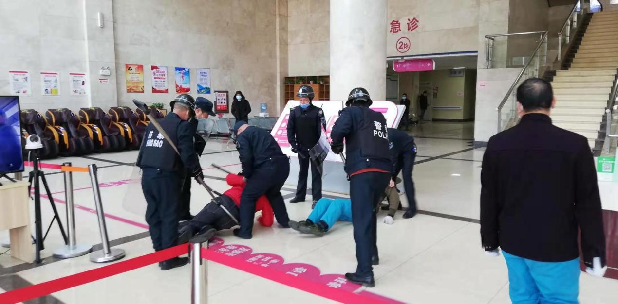 加强反恐防暴，筑牢安全城墙(图2)